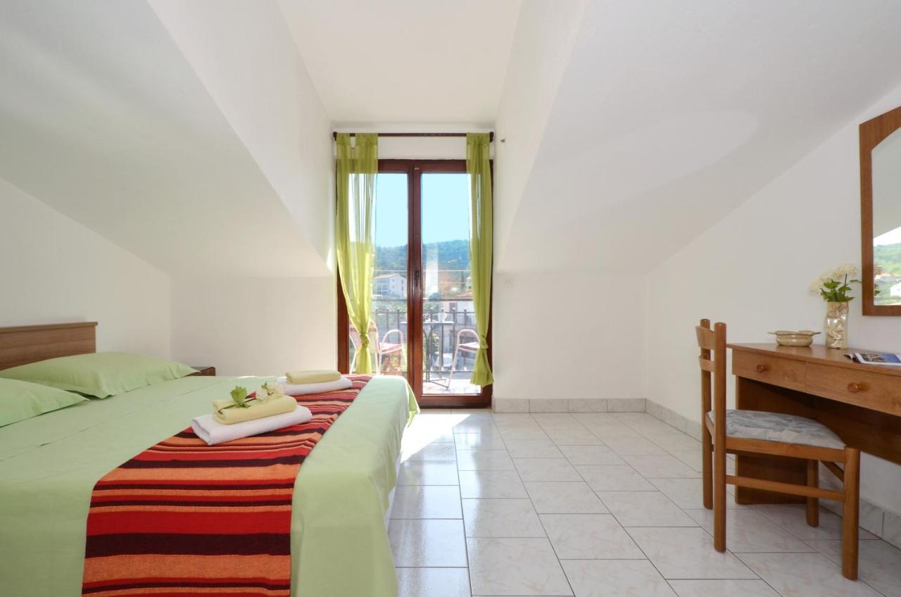 Apartments By The Sea Slatine, Ciovo - 12176 Экстерьер фото