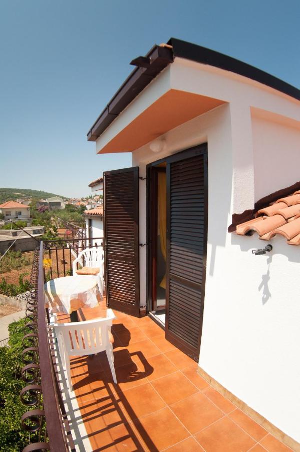Apartments By The Sea Slatine, Ciovo - 12176 Экстерьер фото