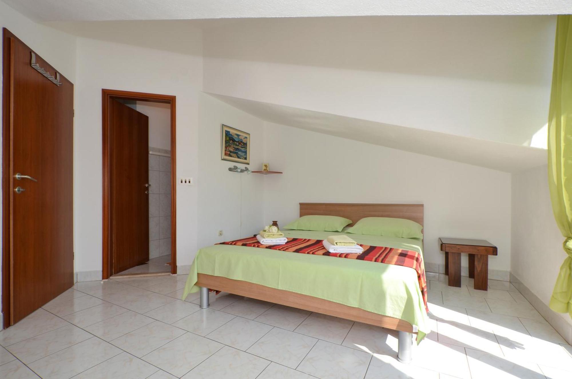 Apartments By The Sea Slatine, Ciovo - 12176 Номер фото